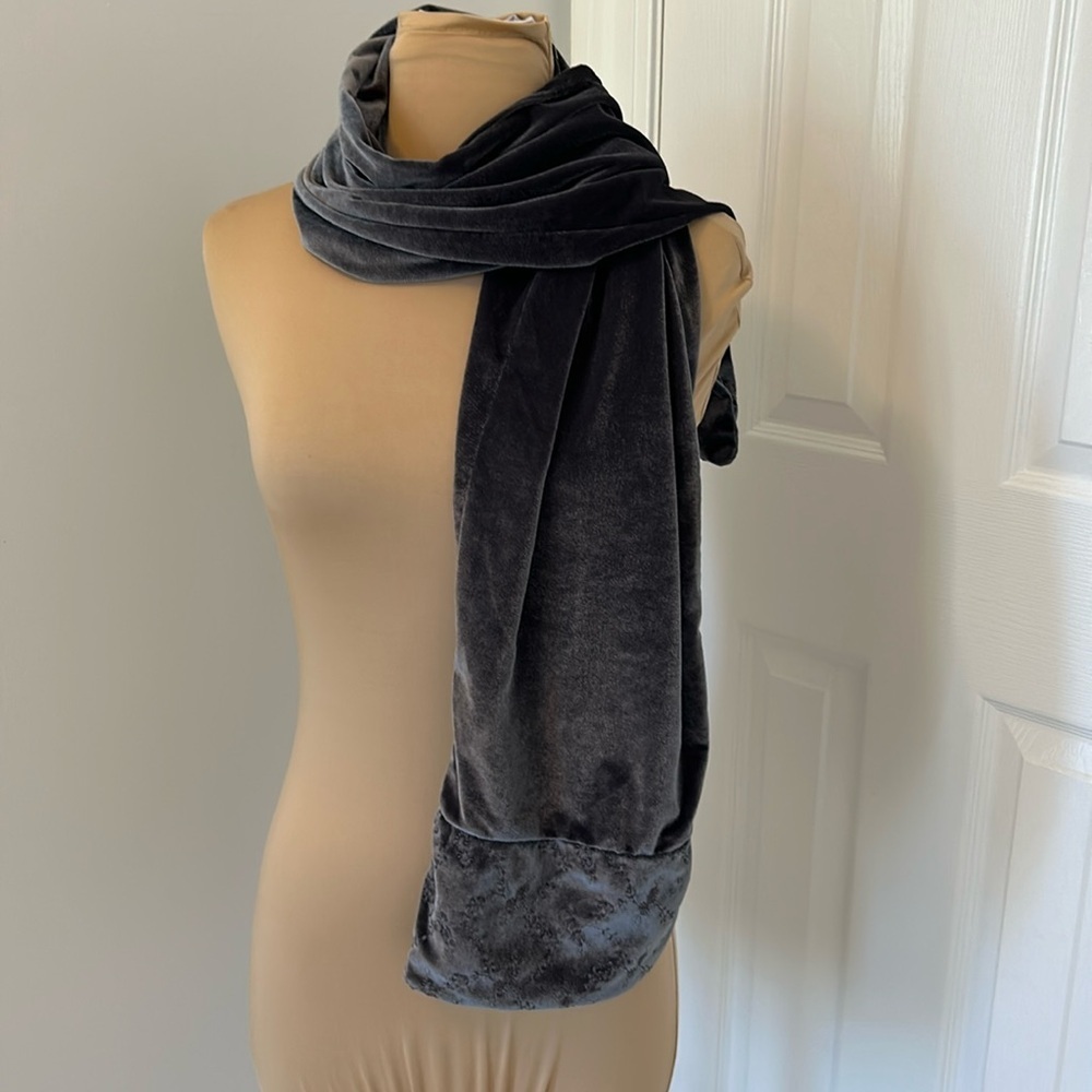 Cejon Gray Velvet Embroidered Scarf